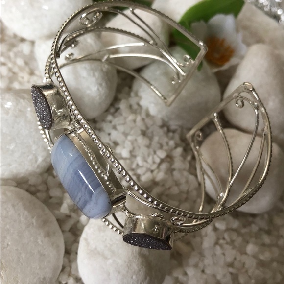 🎉💙GORGEOUS CUFF BRACELET🛍🛍 - Picture 8 of 8